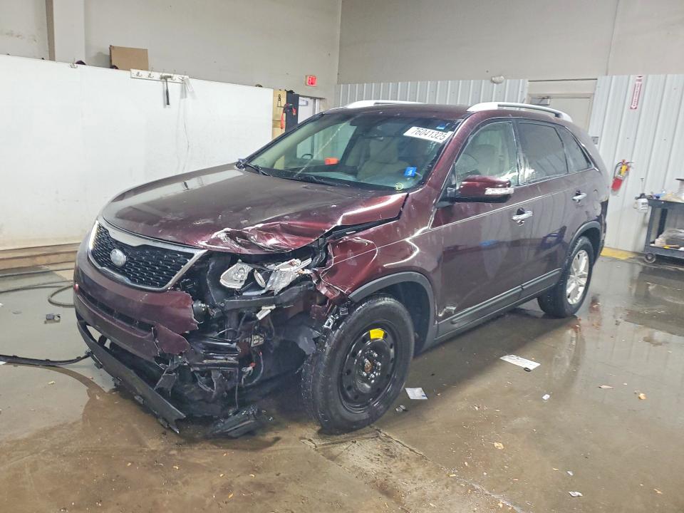 KIA SORENTO LX 2014 with VIN 5XYKT4A69EG433313 - Photo from auction