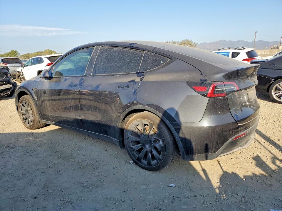 Photo 2 from auction – 2024 TESLA MODEL Y with VIN 7SAYGDEEXRF063523