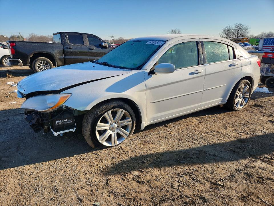 CHRYSLER 200 TOURIN 2013 with VIN 1C3CCBBB6DN714663 - Photo from auction