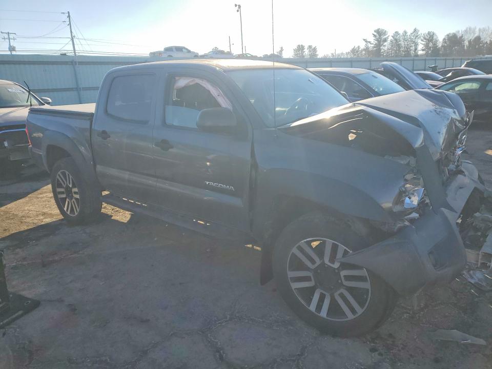 Photo 4 from auction – 2015 TOYOTA TACOMA with VIN 3TMLU4EN3FM206996