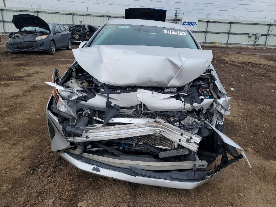 Photo 5 from auction – 2016 TOYOTA PRIUS with VIN JTDKARFU2G3518351