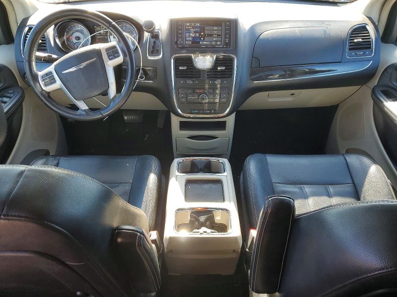 Photo 8 from auction – 2014 CHRYSLER TOWN & COU with VIN 2C4RC1BG9ER256259