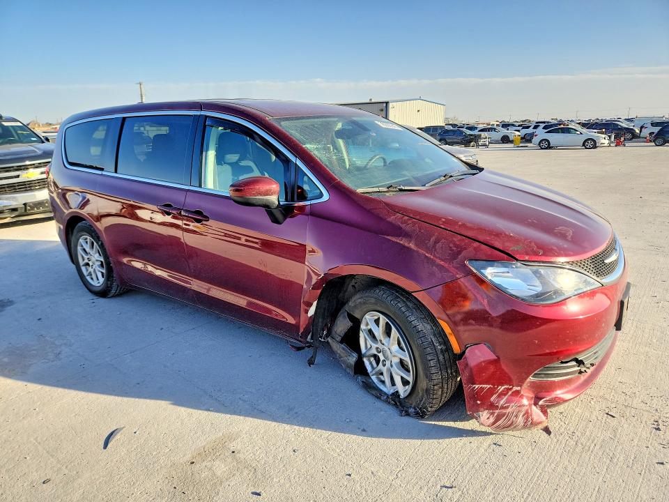 Photo 4 from auction – 2017 CHRYSLER PACIFICA T with VIN 2C4RC1DGXHR509106