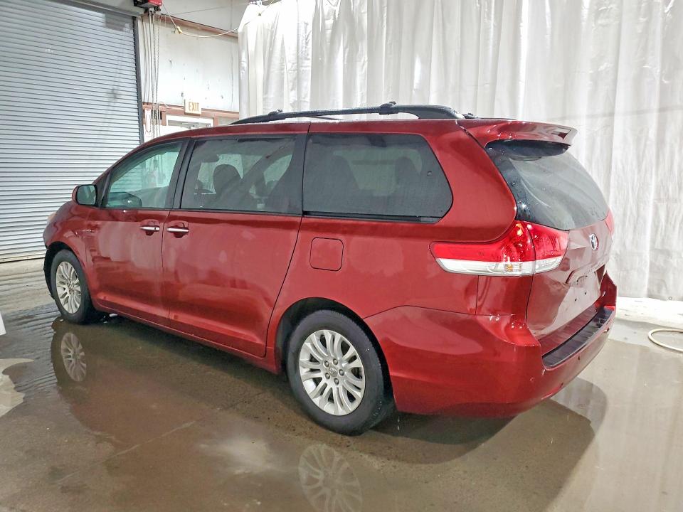Photo 2 from auction – 2013 TOYOTA SIENNA with VIN 5TDYK3DC8DS334346