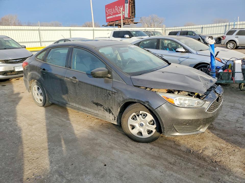Photo 4 from auction – 2016 FORD FOCUS with VIN 1FADP3E29GL315161