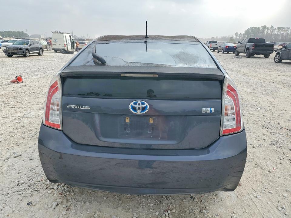 Photo 6 from auction – 2014 TOYOTA PRIUS with VIN JTDKN3DU4E1817658