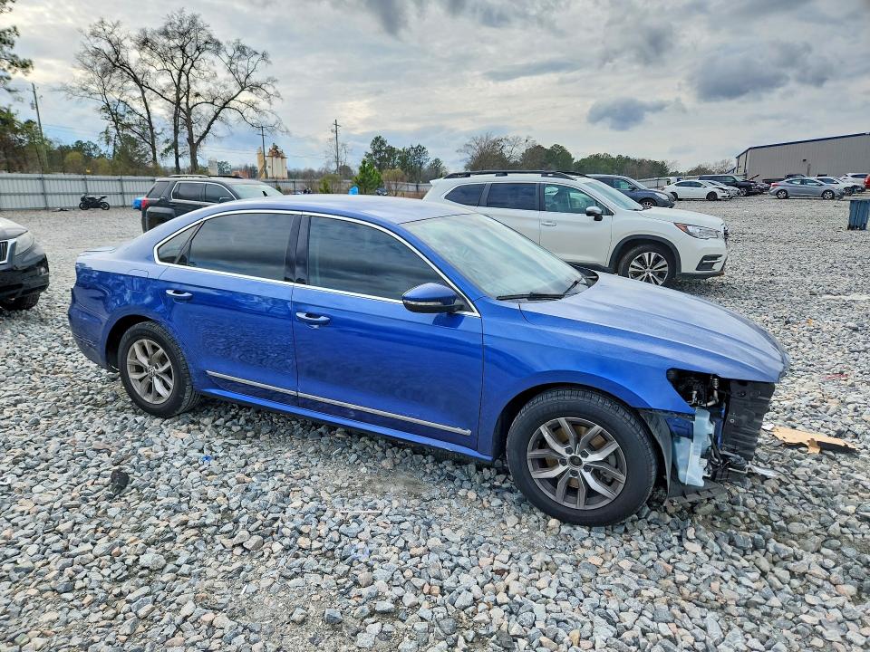 Photo 4 from auction – 2017 VOLKSWAGEN PASSAT with VIN 1VWAT7A38HC058328
