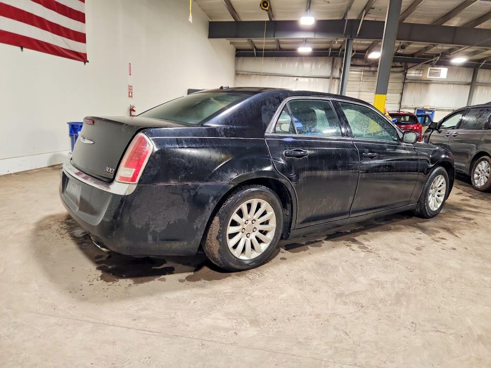 Photo 3 from auction – 2013 CHRYSLER 300 with VIN 2C3CCAAG5DH509786