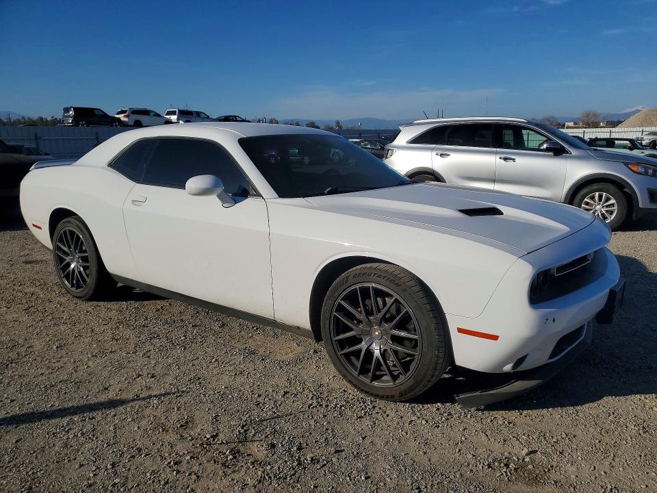 Photo 4 from auction – 2016 DODGE CHALLENGER with VIN 2C3CDZAG1GH309620