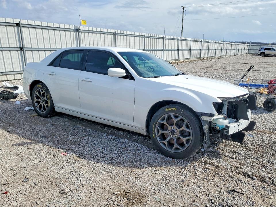 Photo 4 from auction – 2016 CHRYSLER 300 S with VIN 2C3CCAGG2GH148092