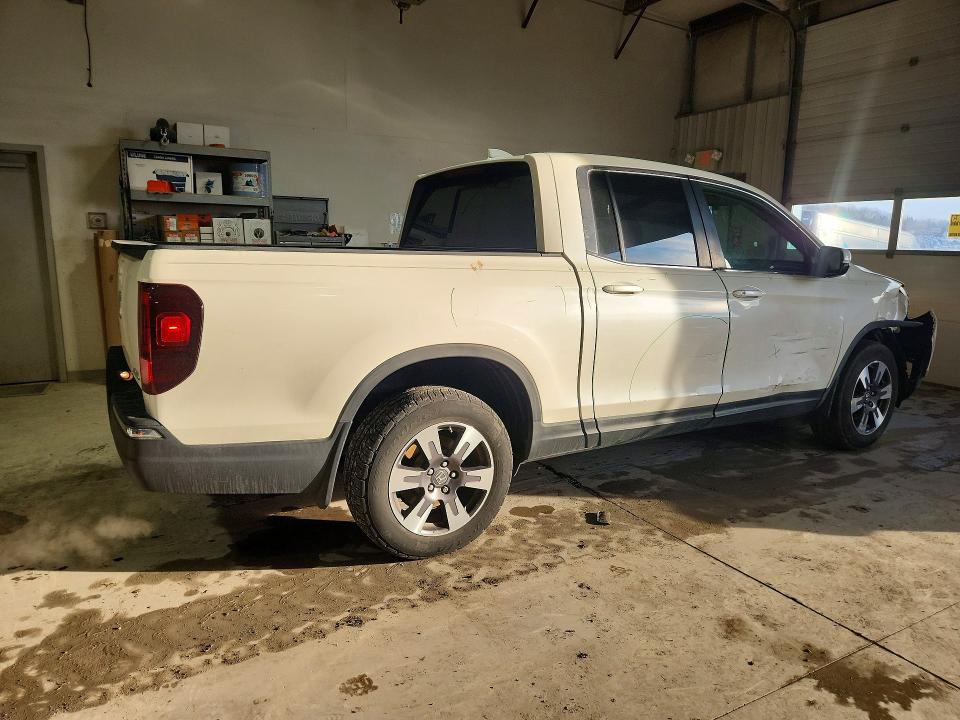 Photo 3 from auction – 2019 HONDA RIDGELINE with VIN 5FPYK3F5XKB010161