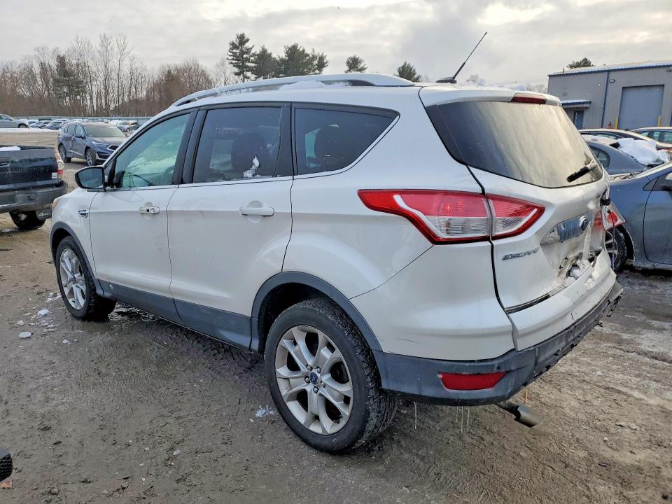 Photo 2 from auction – 2016 FORD ESCAPE TIT with VIN 1FMCU9J90GUC64000