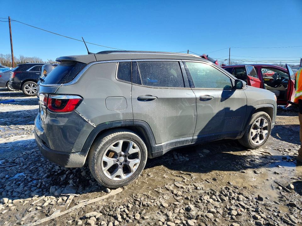 Photo 3 from auction – 2020 JEEP COMPASS with VIN 3C4NJCCBXLT158404