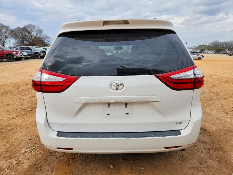 Photo 6 from auction – 2016 TOYOTA SIENNA LE with VIN 5TDKK3DC3GS739122