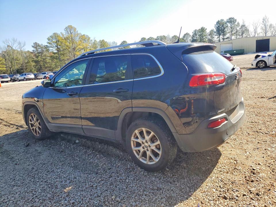 Photo 2 from auction – 2018 JEEP CHEROKEE with VIN 1C4PJLLB0JD540288