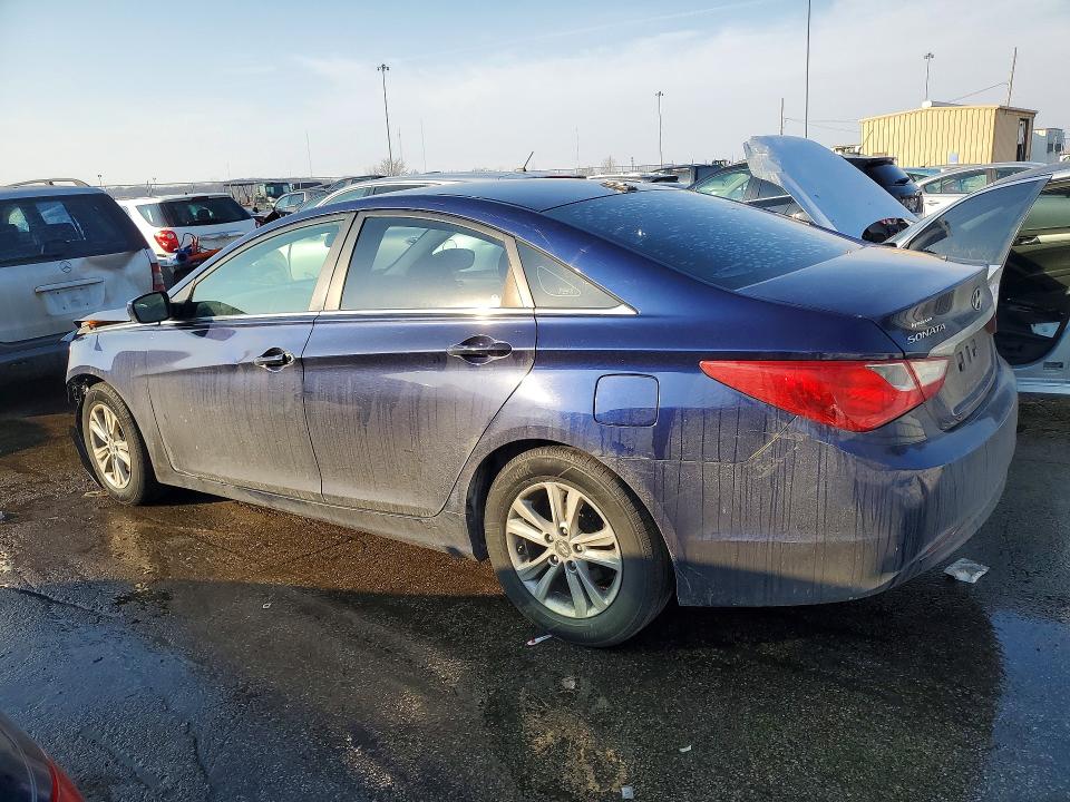 Photo 2 from auction – 2012 HYUNDAI SONATA with VIN 5NPEB4AC0CH443921