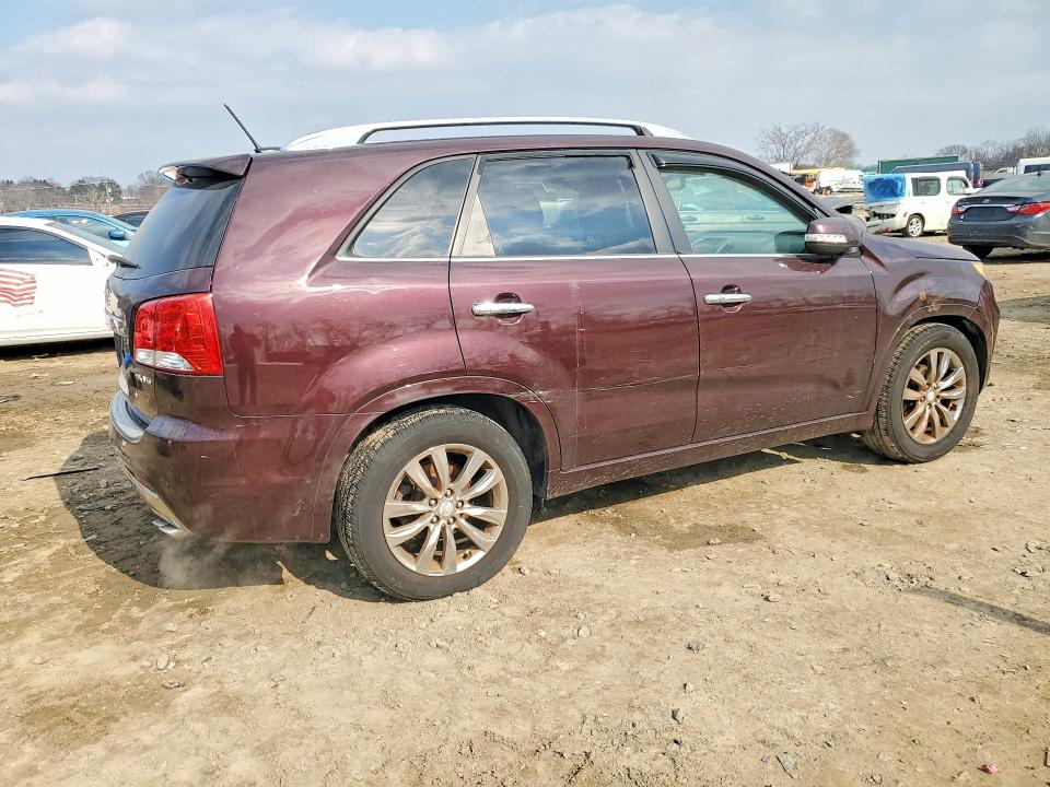 Photo 3 from auction – 2013 KIA SORENTO SX with VIN 5XYKW4A2XDG385291