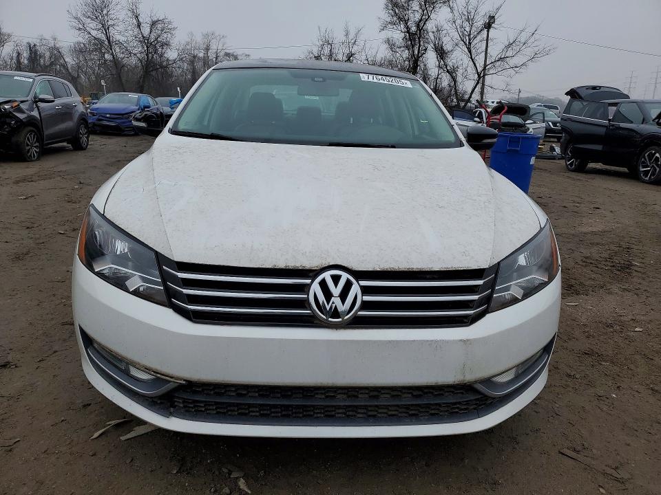 Photo 5 from auction – 2015 VOLKSWAGEN PASSAT with VIN 1VWBT7A38FC028053