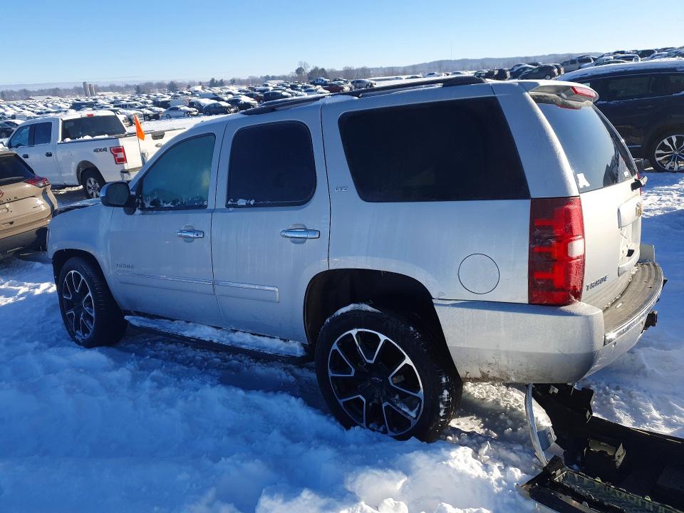 Photo 2 from auction – 2011 CHEVROLET TAHOE with VIN 1GNSKCE08BR309041
