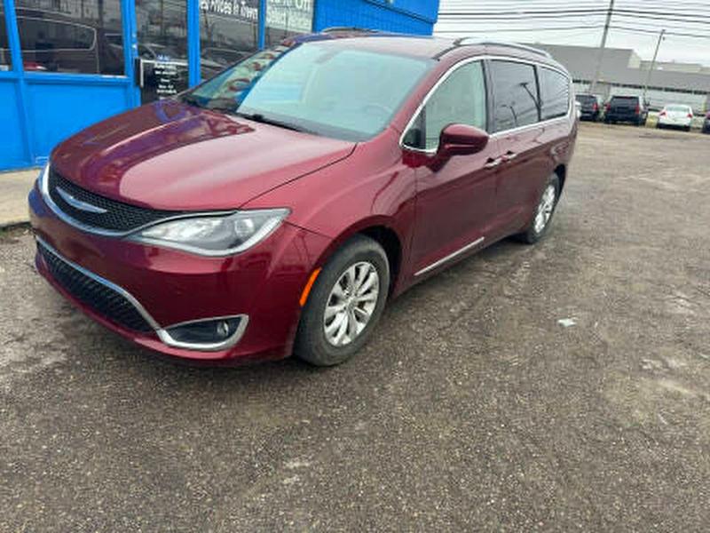 Photo 2 from auction – 2018 CHRYSLER PACIFICA T with VIN 2C4RC1EG8JR252287
