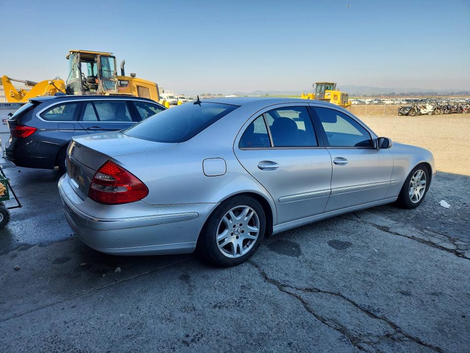 Photo 3 from auction – 2003 MERCEDES-BENZ E with VIN WDBUF65J53A130633