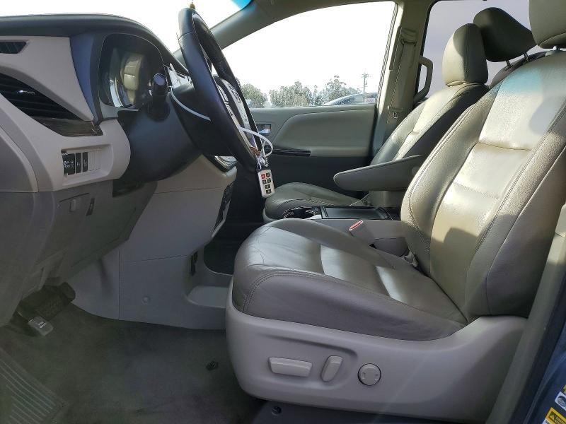 Photo 7 from auction – 2016 TOYOTA SIENNA with VIN 5TDYK3DC4GS748440