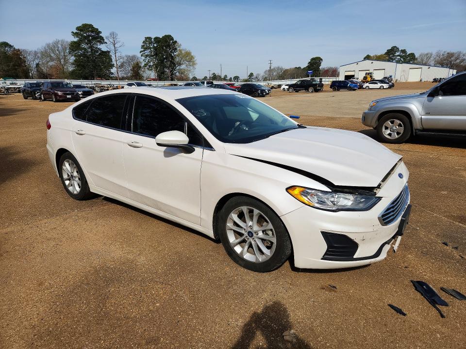 Photo 4 from auction – 2019 FORD FUSION with VIN 3FA6P0HD2KR132134