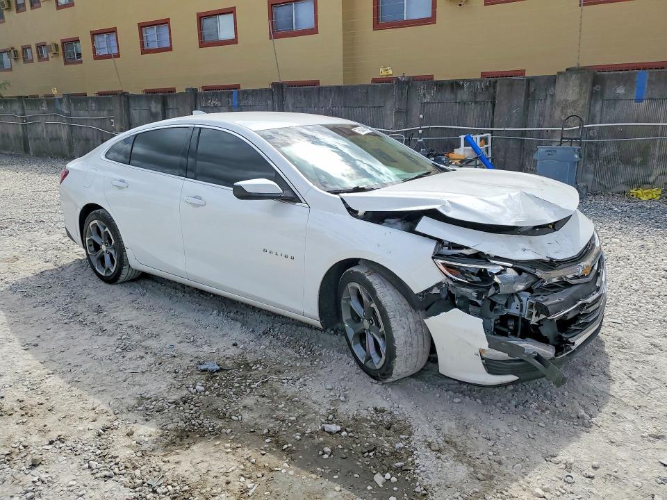 Photo 4 from auction – 2020 CHEVROLET MALIBU LT with VIN 1G1ZD5ST8LF101829