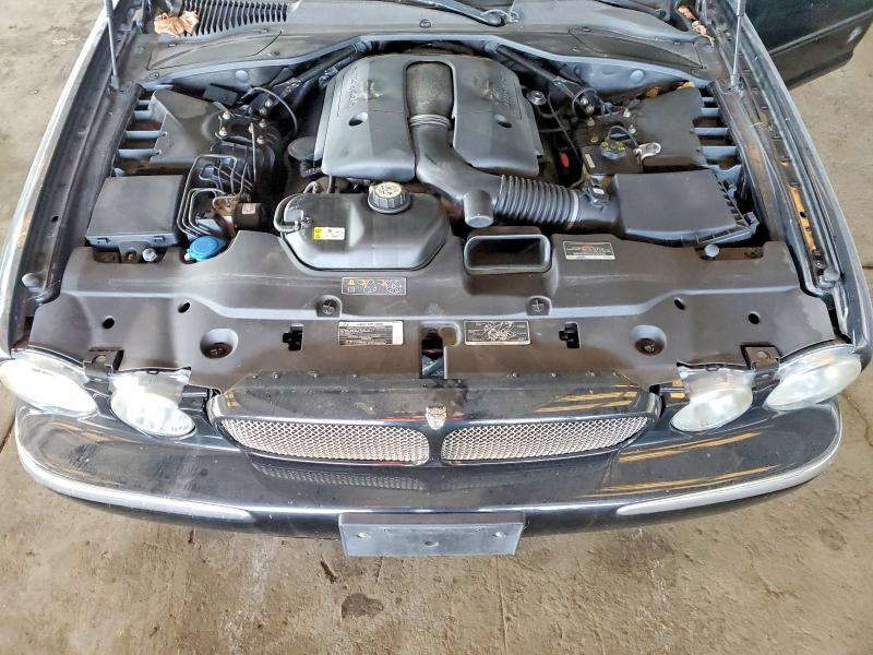 Photo 11 from auction – 2004 JAGUAR XJR with VIN SAJWA73B04TG28615