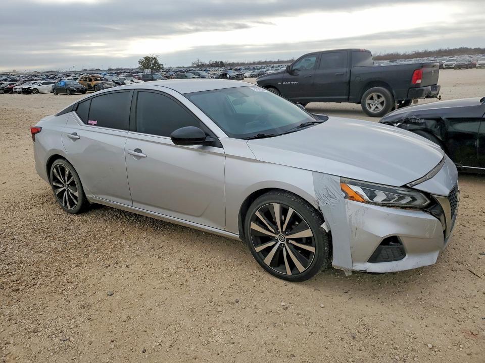 Photo 4 from auction – 2019 NISS ALTIMA with VIN 1N4BL4CV4KC146293