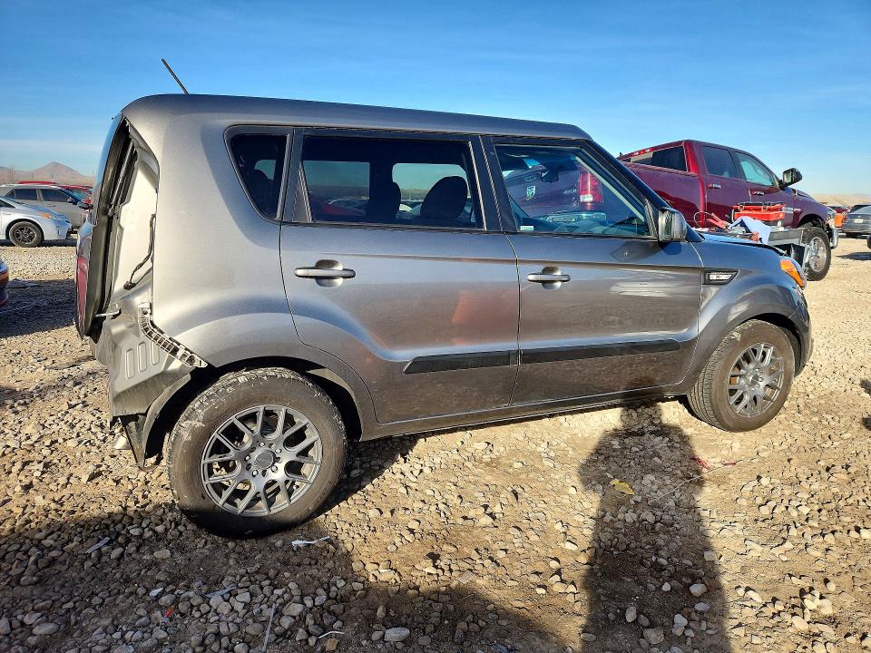 Photo 3 from auction – 2013 KIA SOUL with VIN KNDJT2A55D7587682