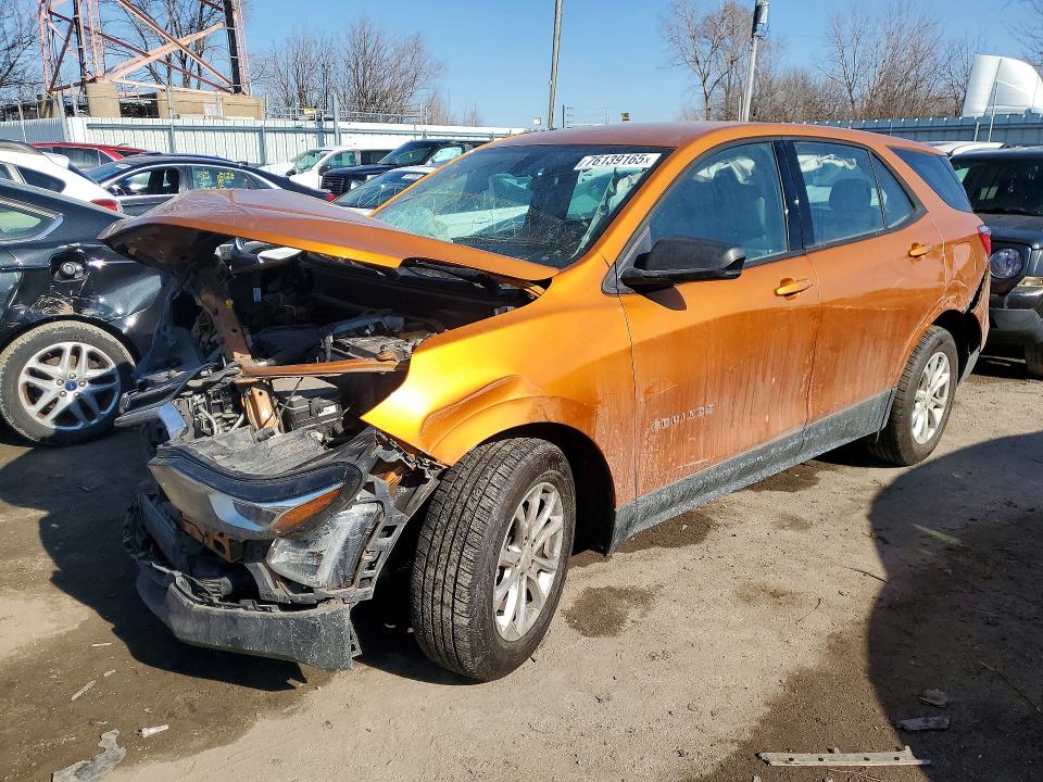 CHEVROLET EQUINOX 2018 with VIN 2GNAXHEV0J6333348 - Photo from auction