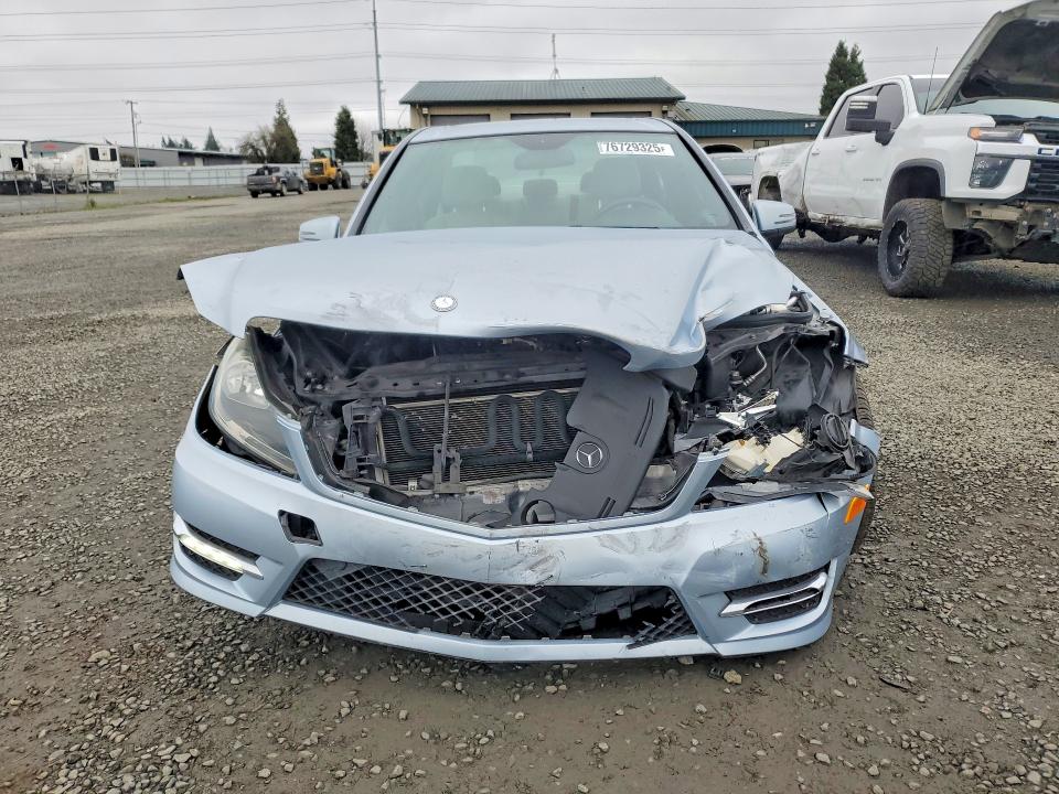 Photo 5 from auction – 2013 MERCEDES-BENZ C 300 4MAT with VIN WDDGF8AB1DA753988