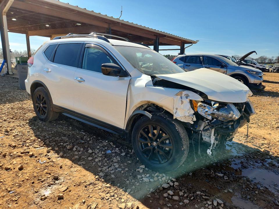 Photo 4 from auction – 2018 NISSAN ROGUE S with VIN 5N1AT2MT1JC840022
