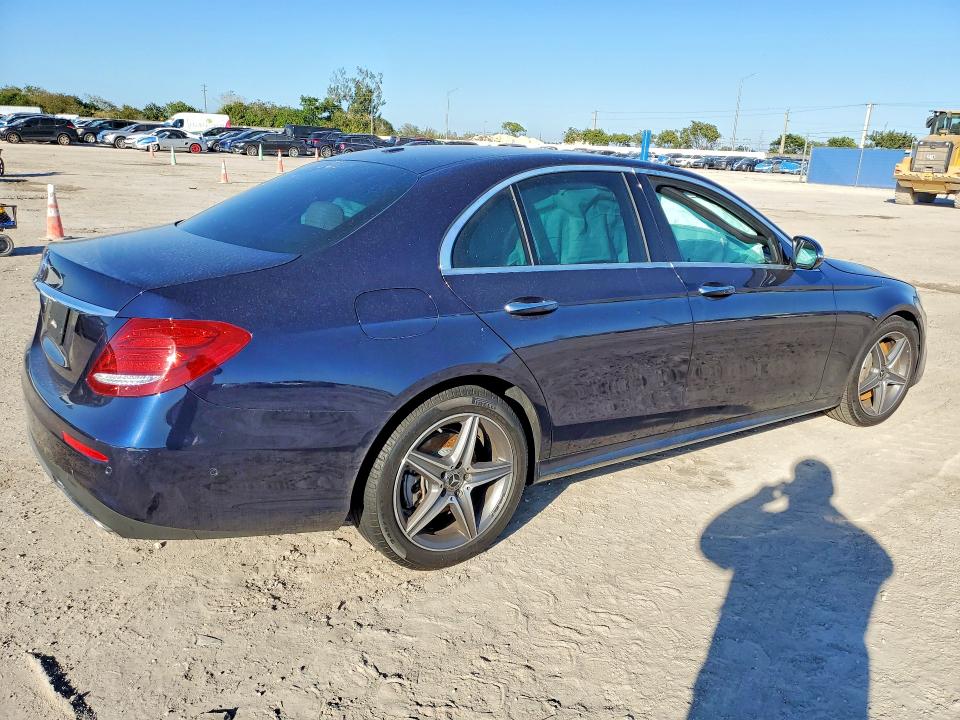 Photo 3 from auction – 2020 MERCEDES-BENZ E with VIN WDDZF8DBXLA710592