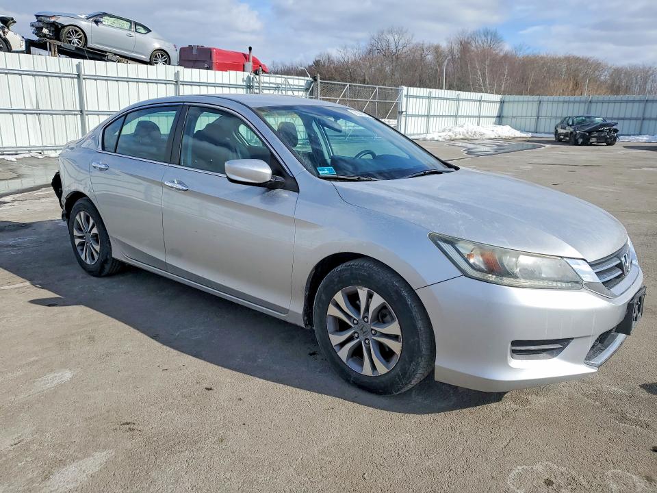 Photo 4 from auction – 2014 HONDA ACCORD with VIN 1HGCR2F34EA010811