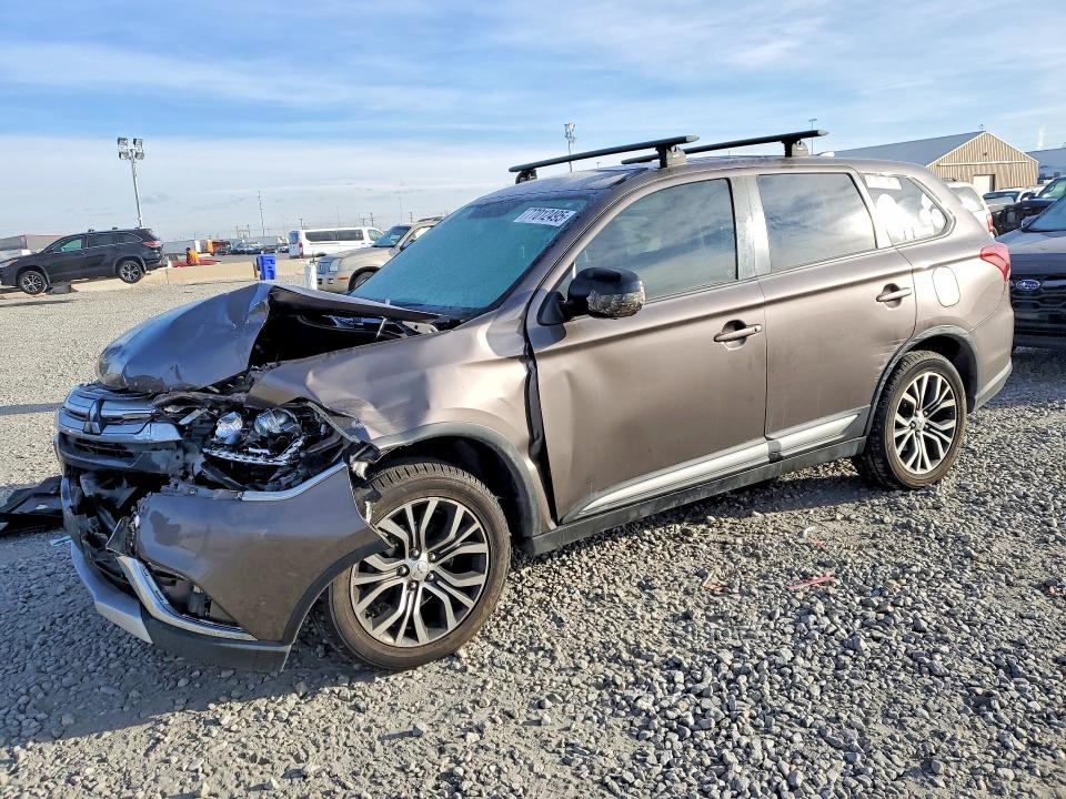 MITSUBISHI OUTLANDER 2018 with VIN JA4AZ3A33JZ023462 - Photo from auction