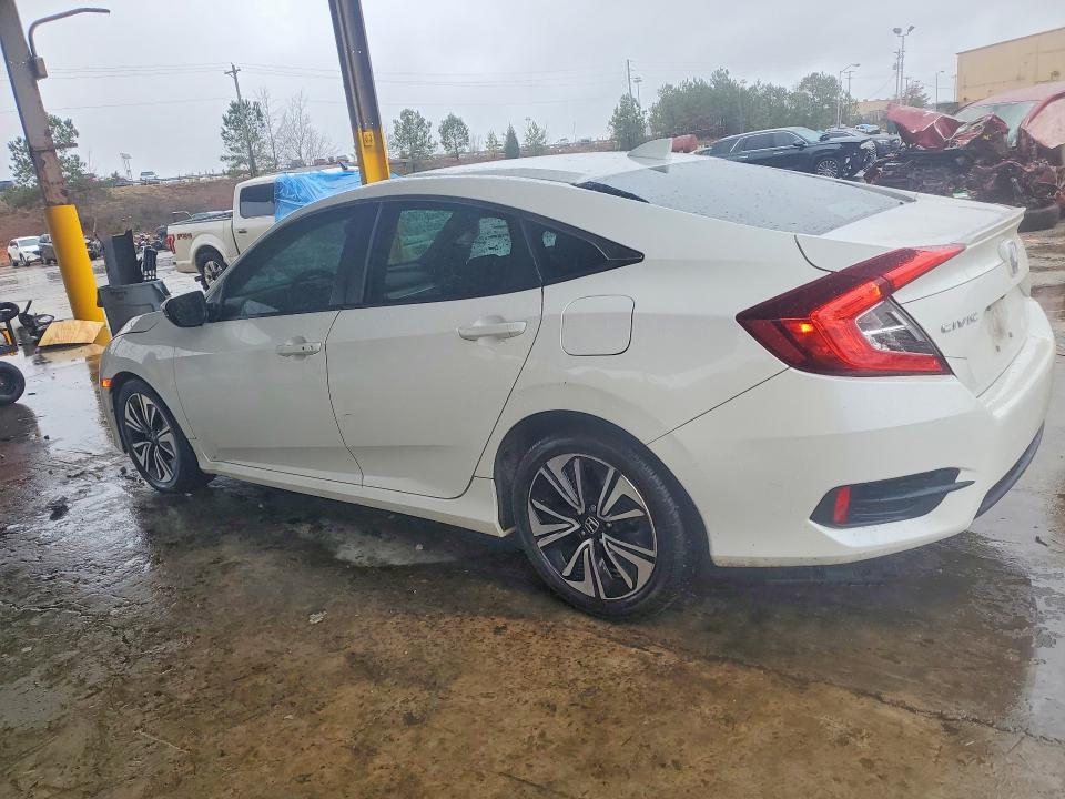 Photo 2 from auction – 2017 HONDA CIVIC EX with VIN 19XFC1F32HE022304