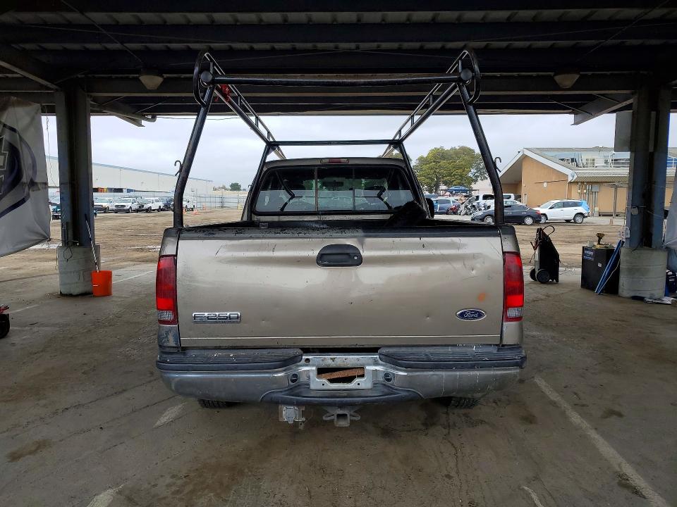 Photo 6 from auction – 2002 FORD F250 with VIN 1FTNX20F12EB27038