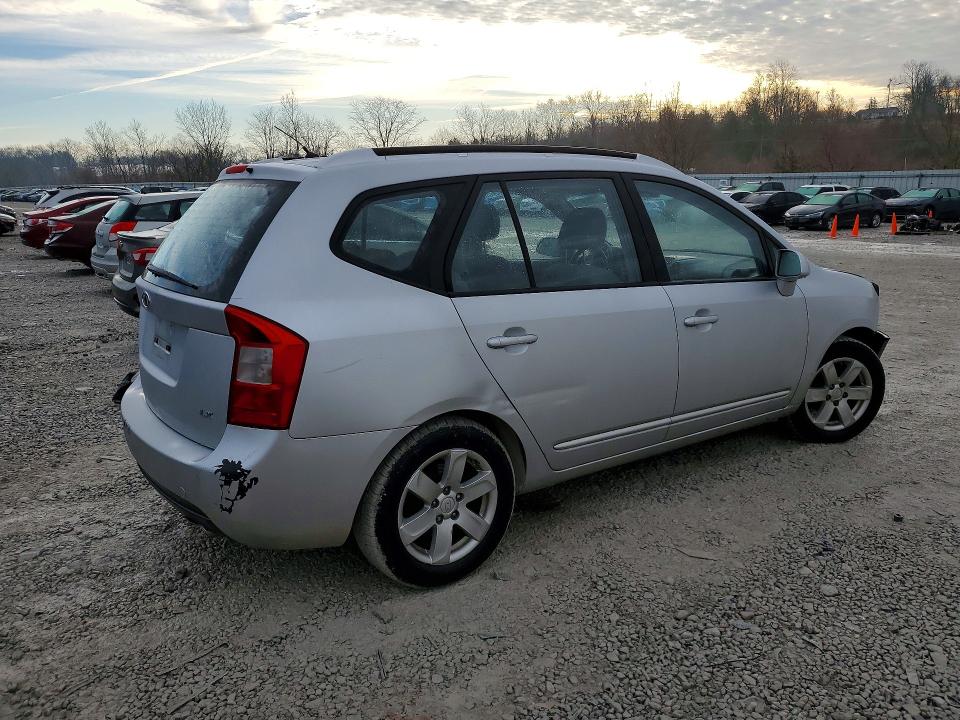 Photo 3 from auction – 2007 KIA RONDO with VIN KNAFG525077088719