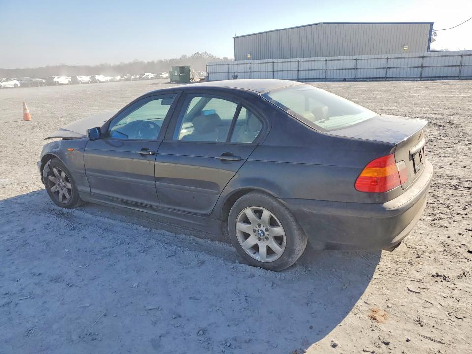 Photo 2 from auction – 2003 BMW 325 with VIN WBAET37483NJ32600