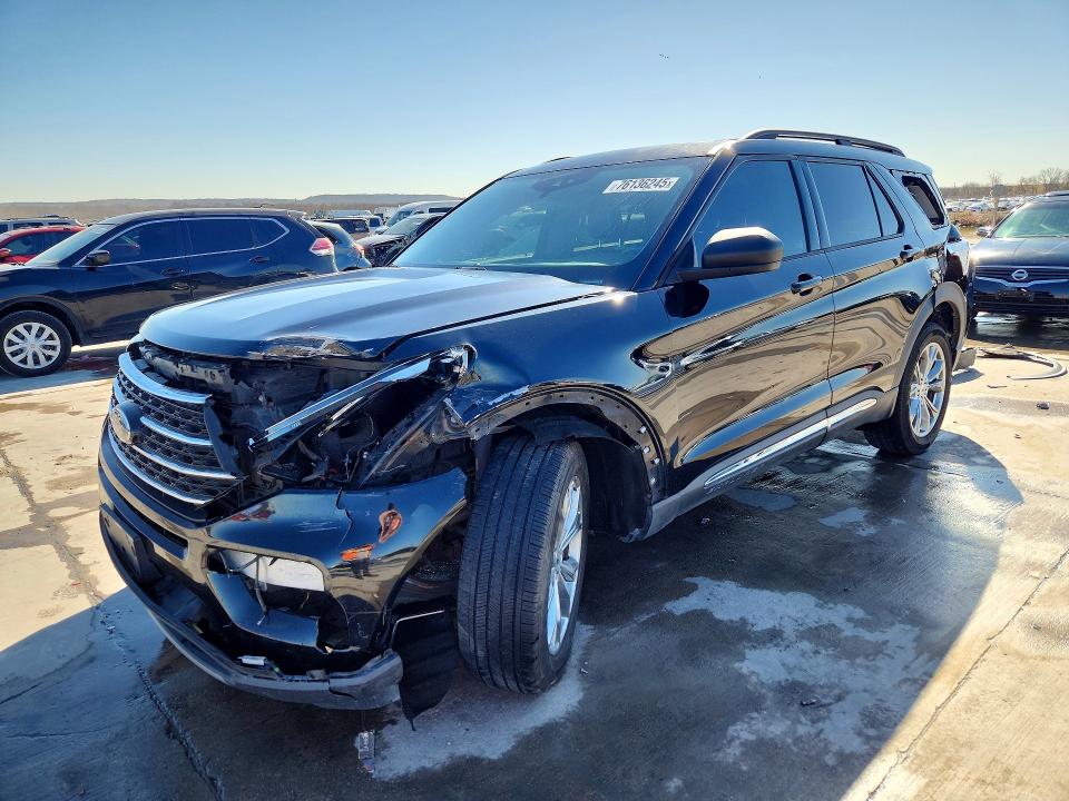 FORD EXPLORER 2021 with VIN 1FMSK8DH3MGA00696 - Photo from auction