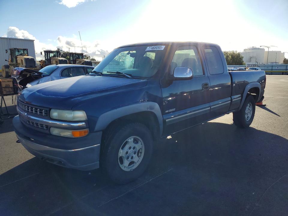 CHEVROLET SILVERADO 2000 with VIN 1GCEK19T8YE184346 - Photo from auction