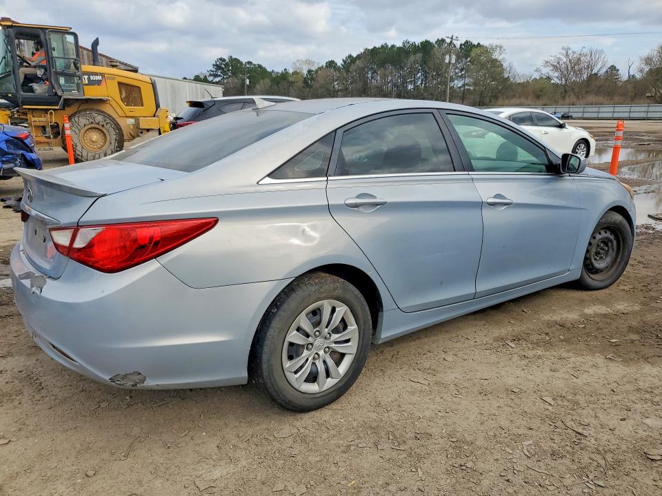 Photo 3 from auction – 2012 HYUNDAI SONATA with VIN 5NPEB4AC8CH334638