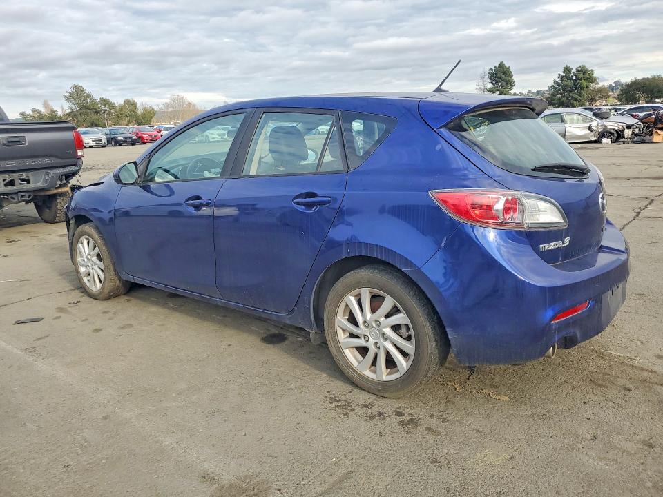 Photo 2 from auction – 2012 MAZDA 3 with VIN JM1BL1L8XC1548321