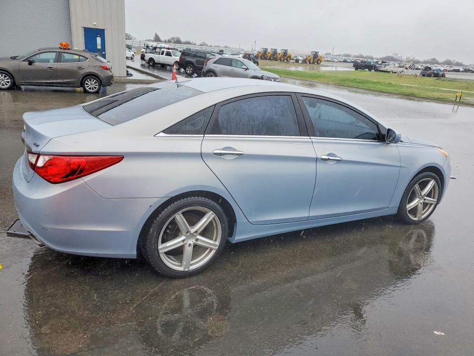 Photo 3 from auction – 2012 HYUNDAI SONATA with VIN 5NPEC4AB9CH391547