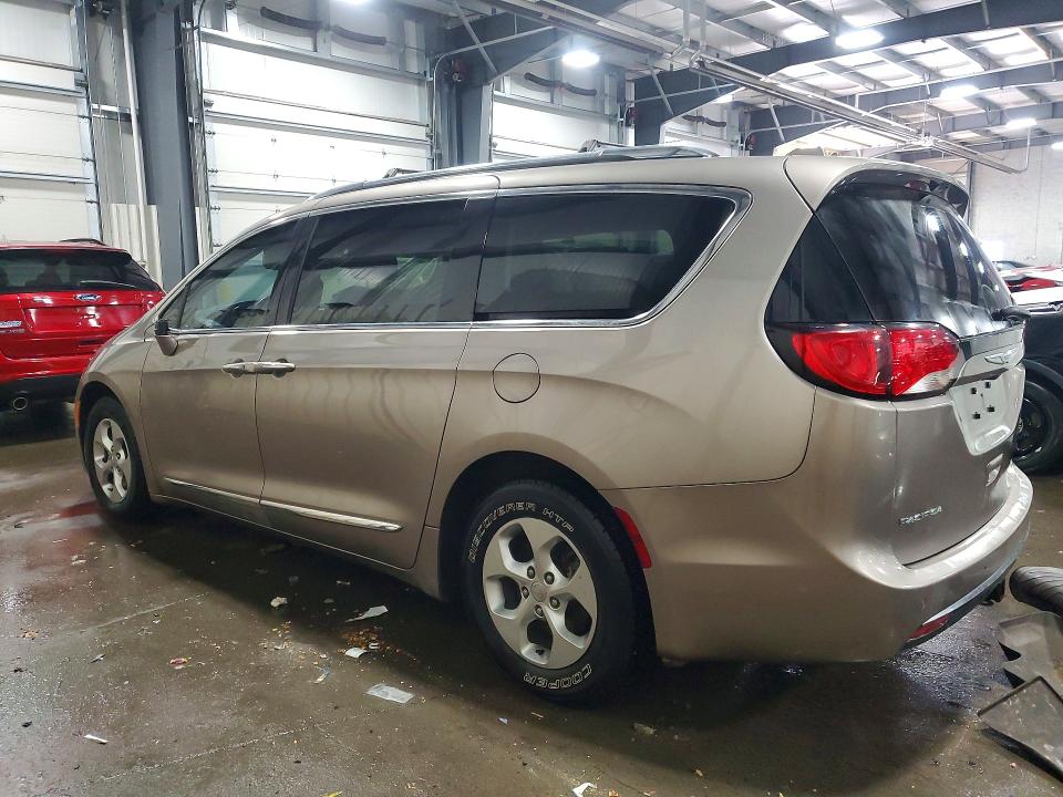 Photo 2 from auction – 2017 CHRYSLER PACIFICA with VIN 2C4RC1EG2HR628377