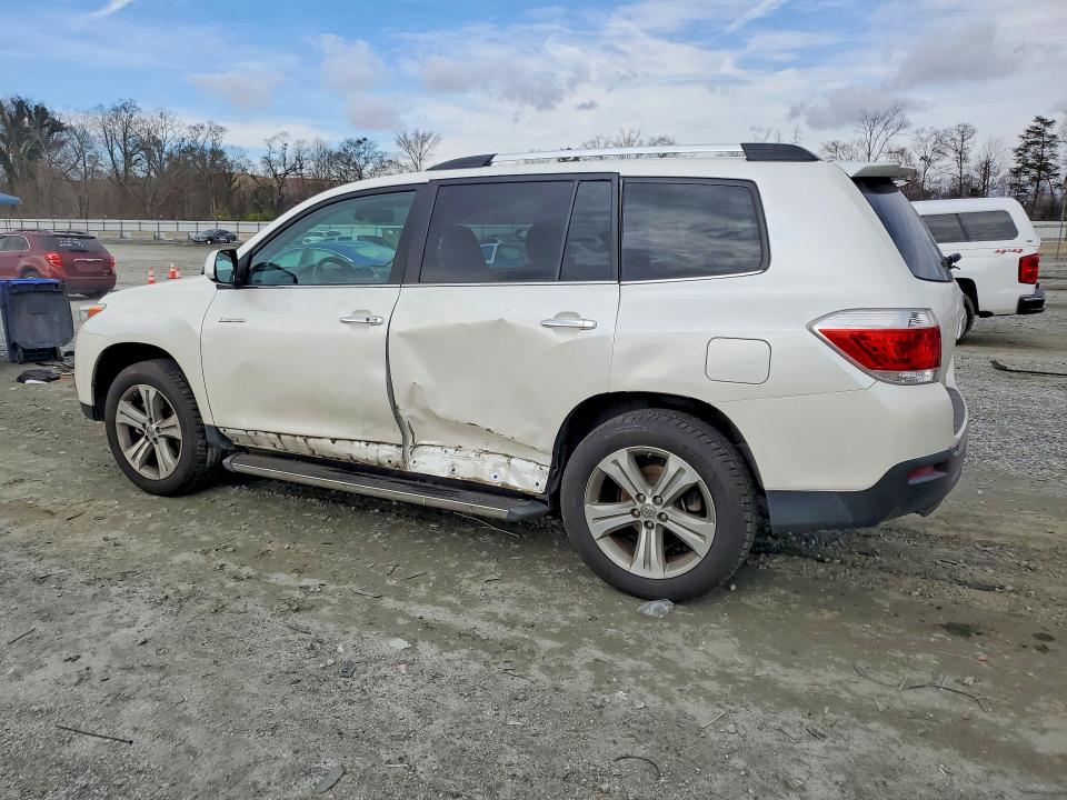 Photo 2 from auction – 2013 TOYOTA HIGHLANDER with VIN 5TDDK3EH2DS266795