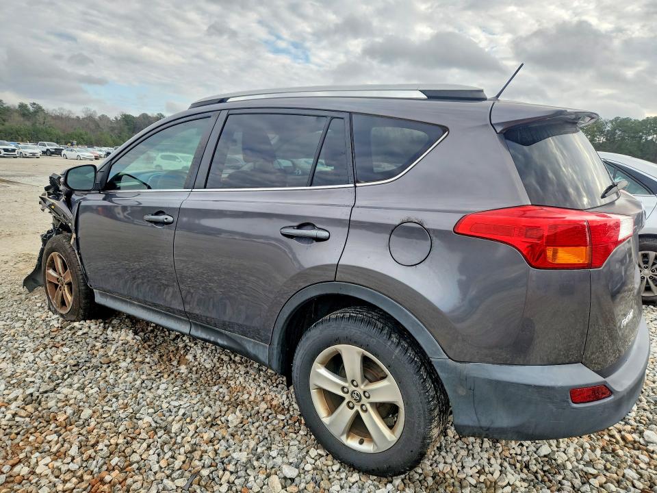 Photo 2 from auction – 2015 TOYOTA RAV4 with VIN 2T3WFREV2FW206622