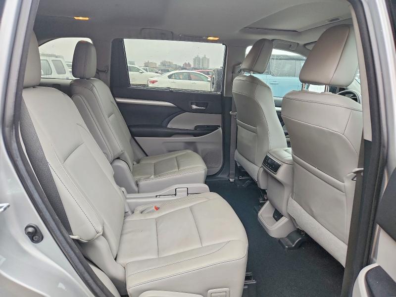 Photo 11 from auction – 2017 TOYOTA HIGHLANDER with VIN 5TDKZRFH7HS216792